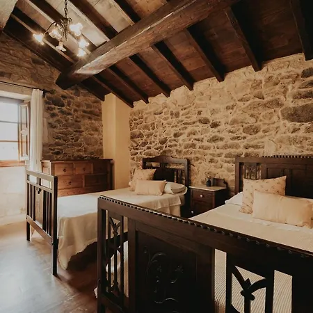 Casas Alexandre * Vilar (Santiago)
