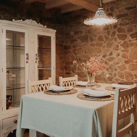 Casas Alexandre * Vilar (Santiago)