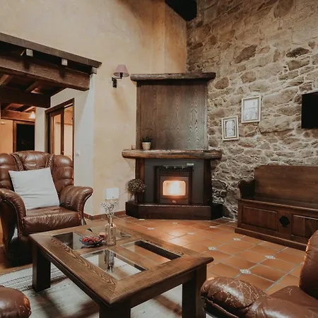 Casas Alexandre * Vilar (Santiago)